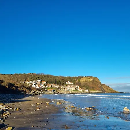 Holiday home Tulip - Staithes & Whitby - 2 Night Min - Sleeps 6 - Pet Friendly *